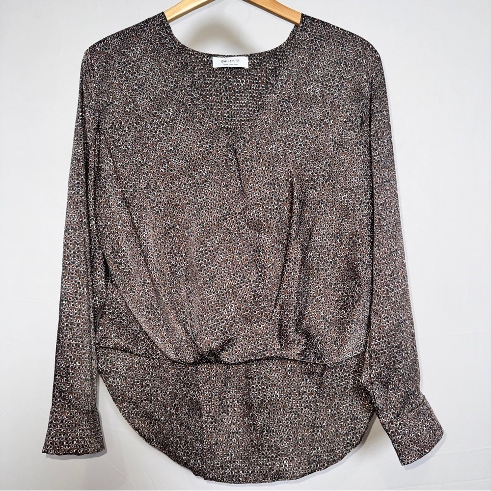 Women's Black Brown Printed Blouse Medium. Faux wrap. High/low.‎ Bubble. Dressy